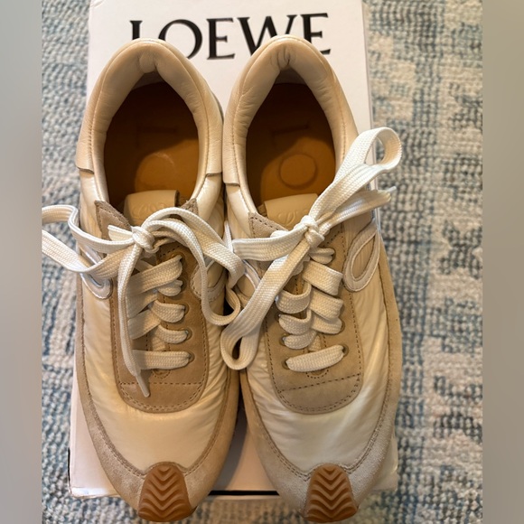 Loewe White and Tan Lace-Up Sneakers - Picture 3 of 4